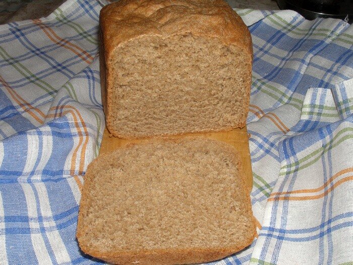 Мука для хлебопечки какая лучше. Хлеб из цельнозерновой муки в хлебопечке. Хлеб с отрубями в хлебопечке. Цельнозерновой хлеб в мультиварке.