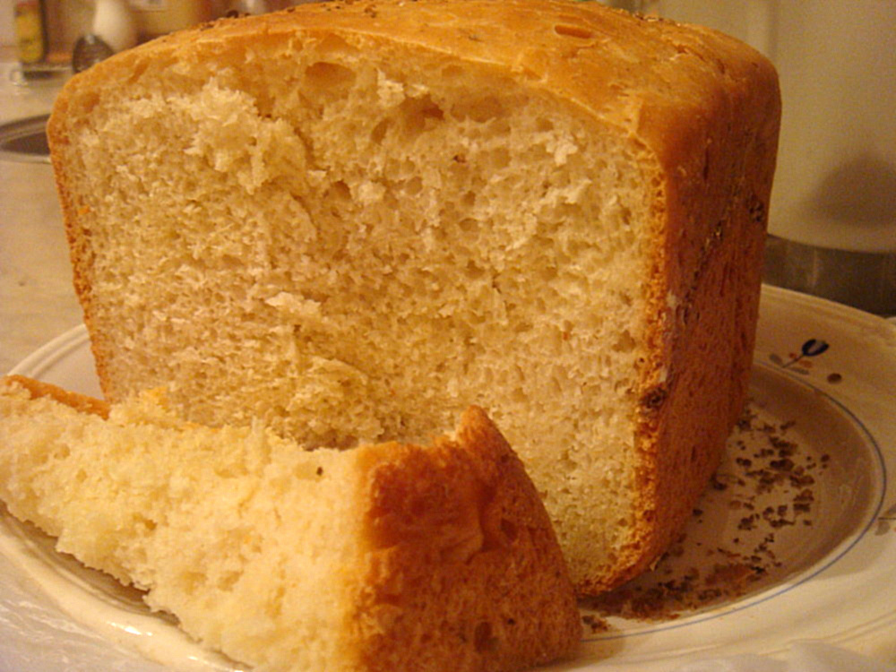 Хлеб молочный рецепт. Молочный хлеб в хлебопечке. Хлеб на сыворотке. Белый хлеб молочный. Хлеб с кориандром.