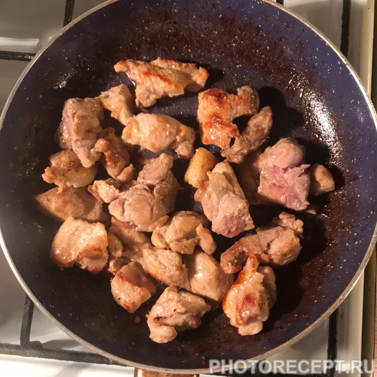 Сколько времени тушить свинину на сковороде